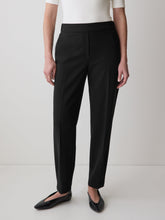 RW&CO Black Mid-Rise Tapered-Leg Flowy Jogger Pant
