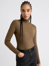 RW&CO Fitted Long-Sleeve Mock-Neck Tee