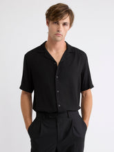 RW&CO Short-Sleeve Shirt with Camp Collar