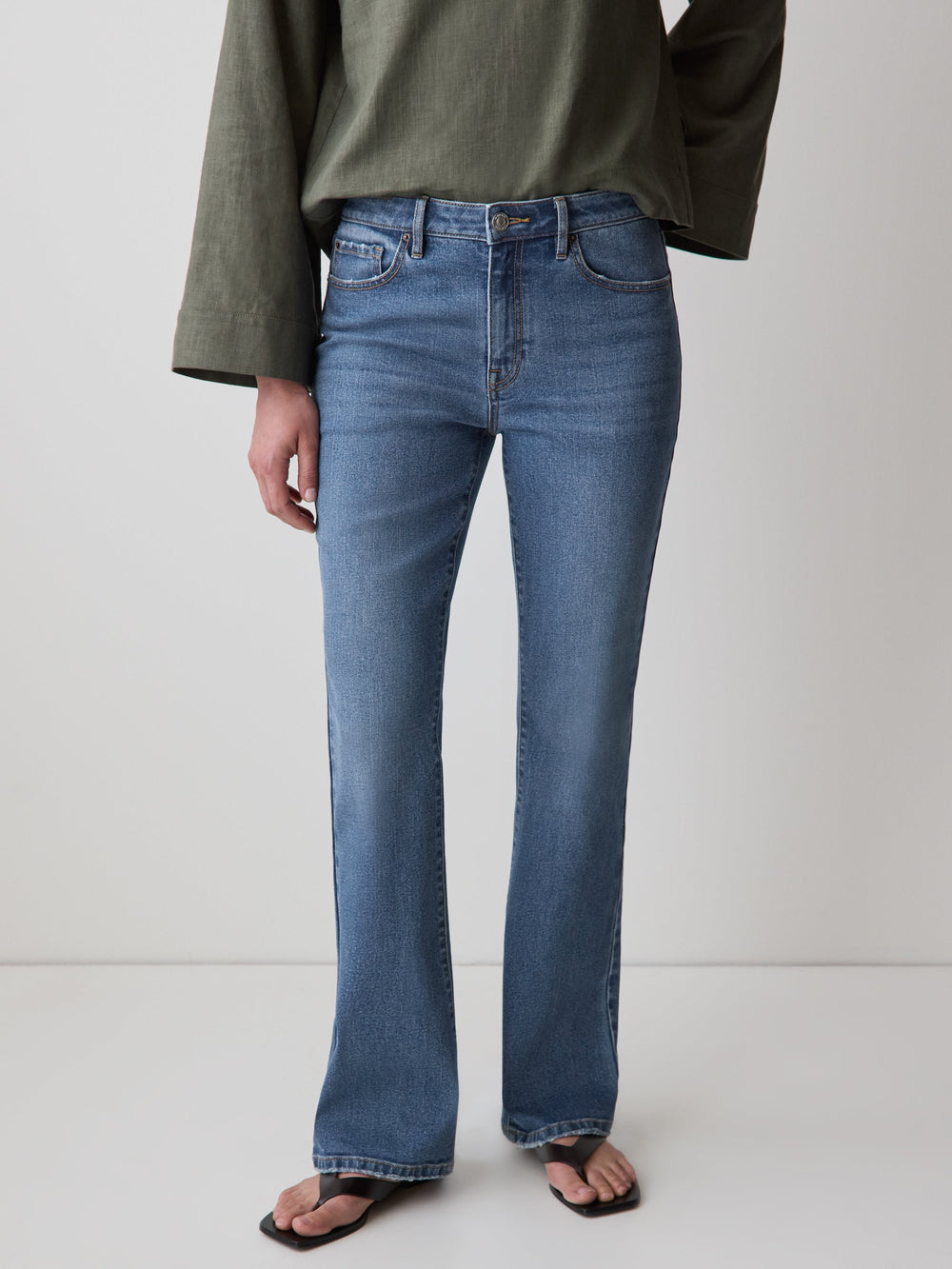 RW&CO Mid-Rise Bootcut Jeans