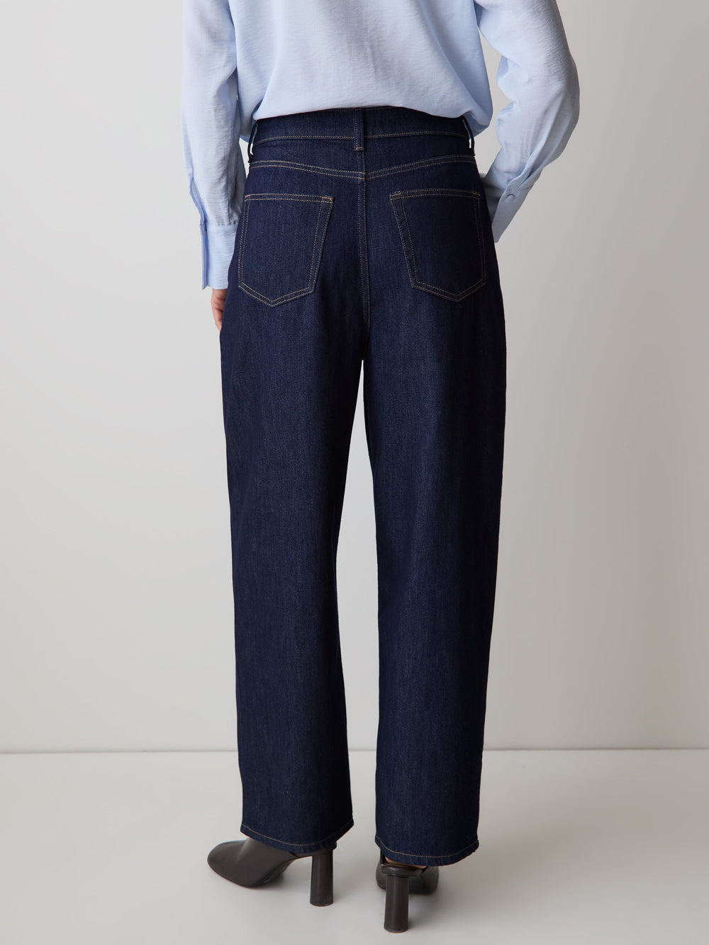 RW&CO High-Rise Barrel Jeans