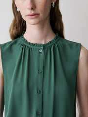 RW&CO Sleeveless Buttoned-Down Blouse with Ruffled Trim