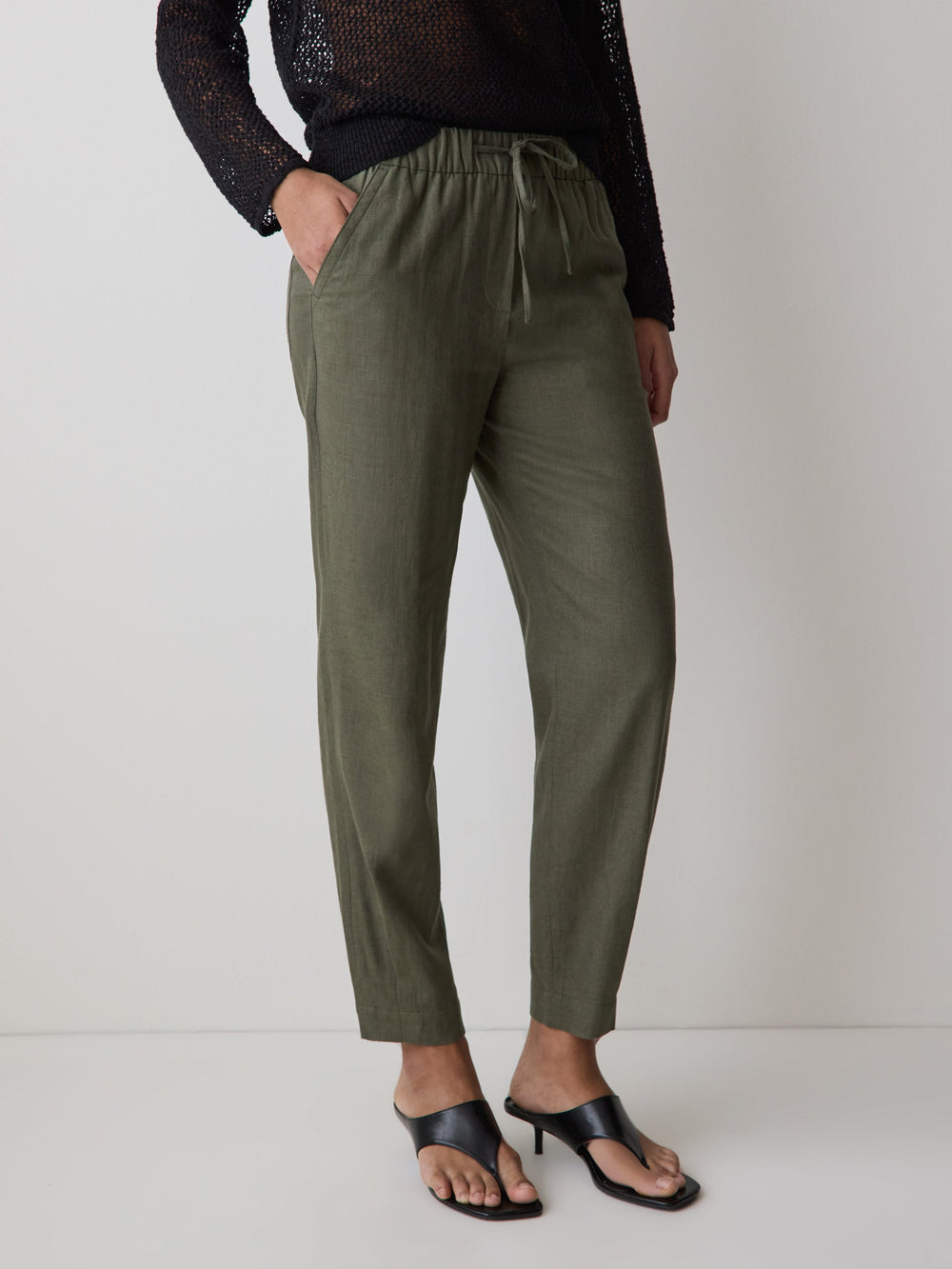 RW&CO Linen Mid-Rise Tapered-Leg Jogger Pant