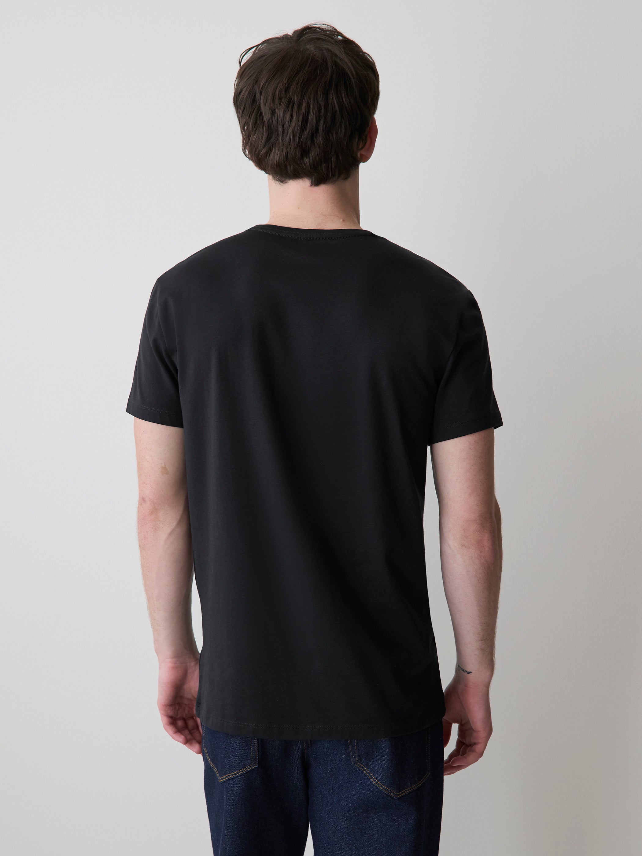 RW&CO Supima Cotton (R) V-Neck T-shirt