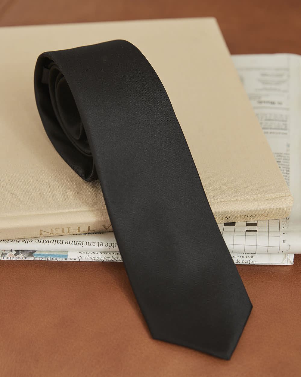 RW&CO Skinny Dark Solid Tie