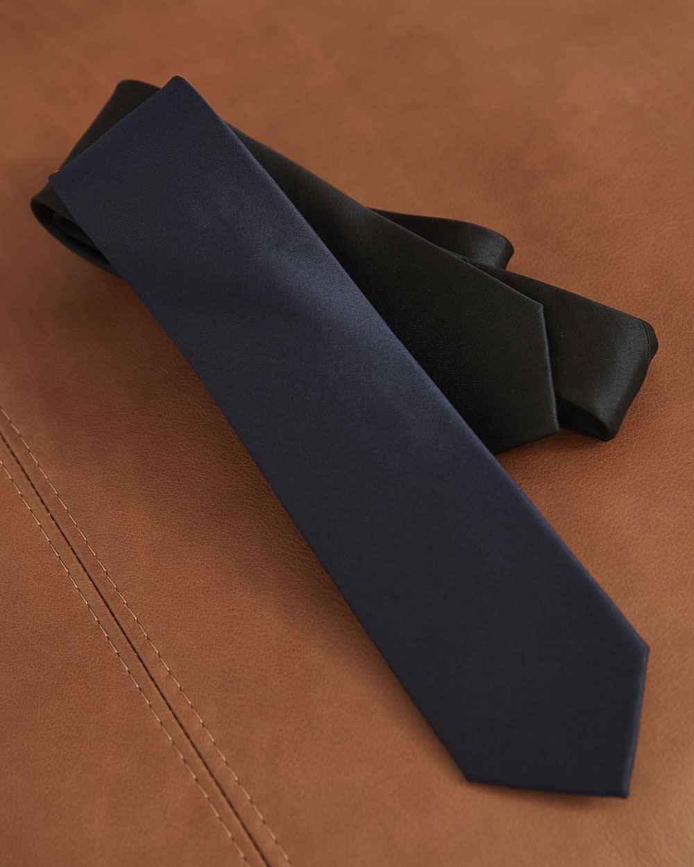 RW&CO Skinny Dark Solid Tie