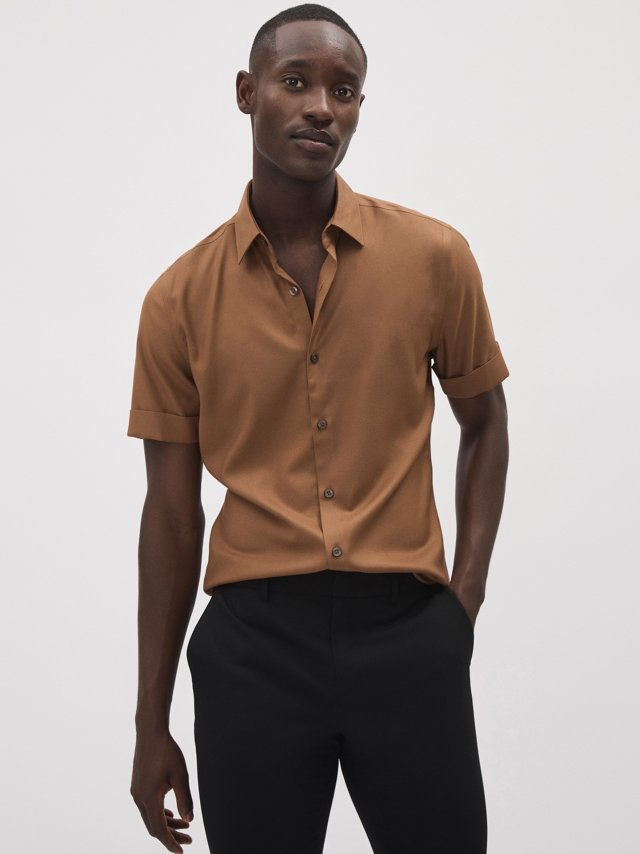 RW&CO Slim Fit Performance Short Sleeve Shirt