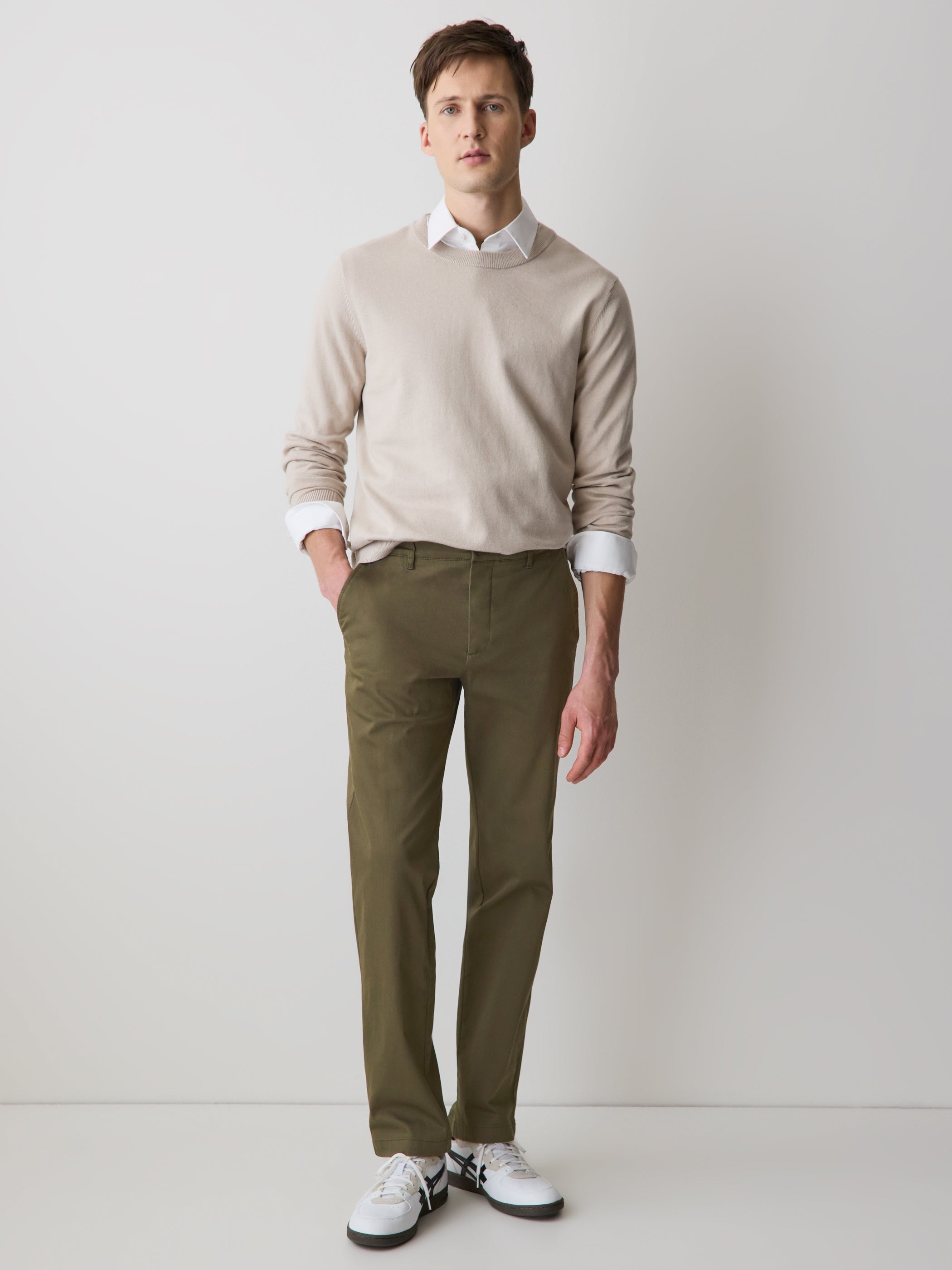 RW&CO Slim-Fit Super-Stretch Chino Pant