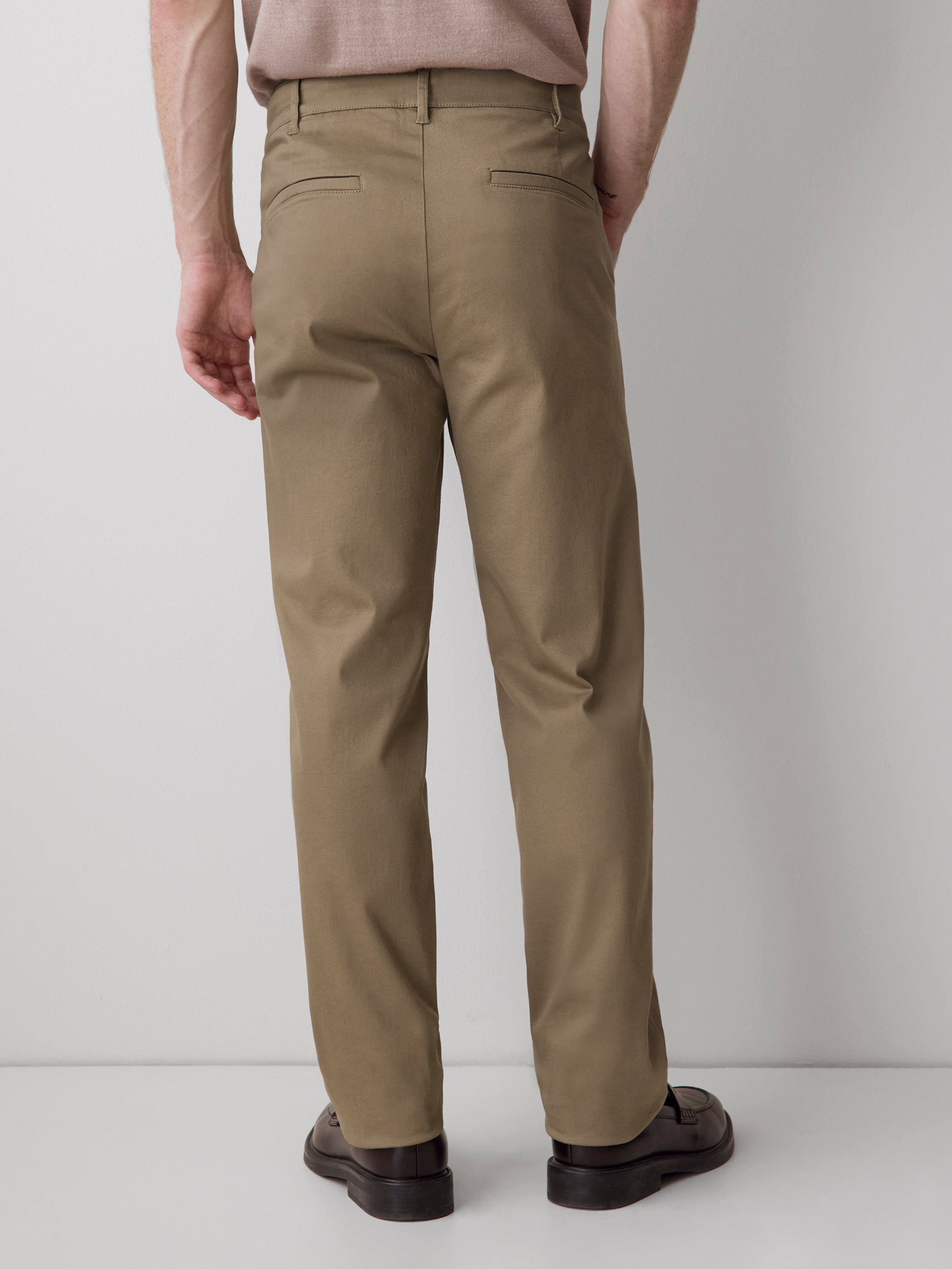 RW&CO Slim-Fit Super-Stretch Chino Pant