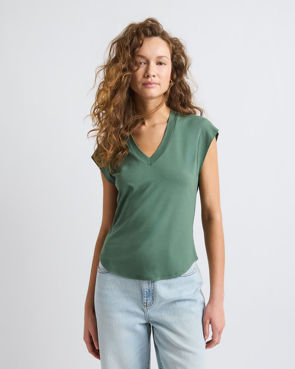 RW&CO Classic-Fit Short-Sleeve V-Neck T-Shirt