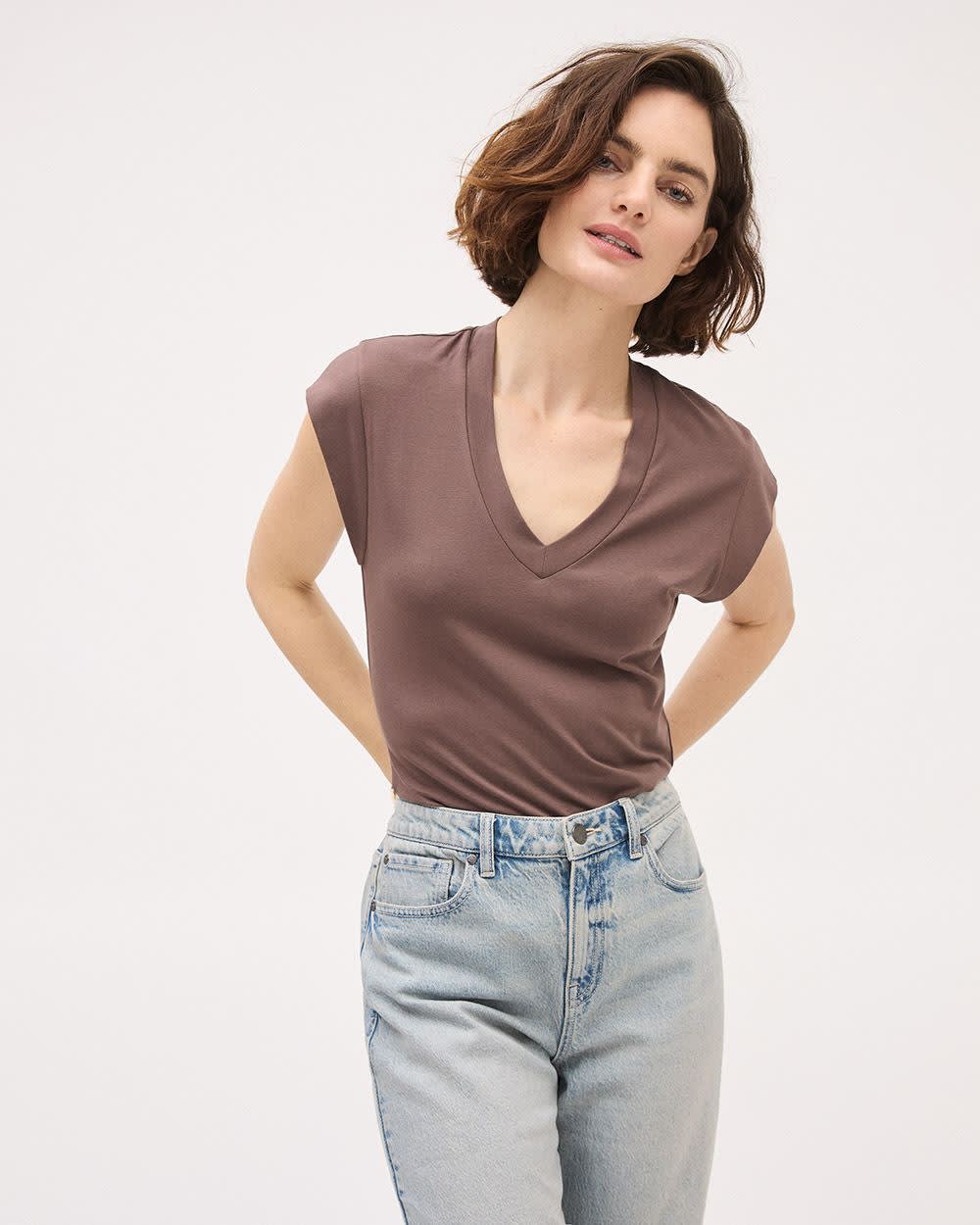 RW&CO Classic-Fit Short-Sleeve V-Neck T-Shirt