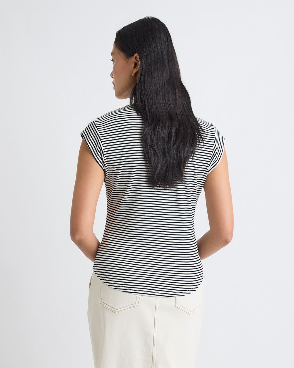 RW&CO Classic-Fit Short-Sleeve V-Neck T-Shirt