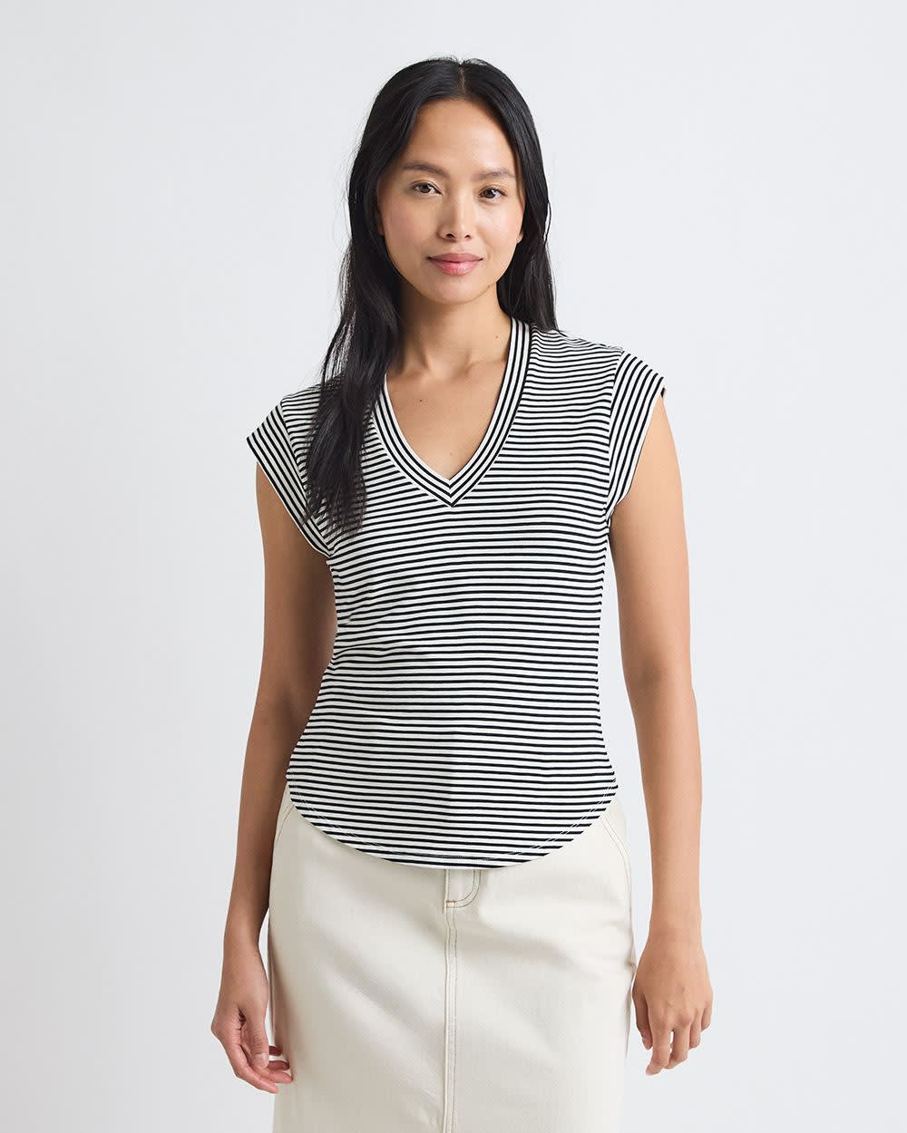 RW&CO Classic-Fit Short-Sleeve V-Neck T-Shirt