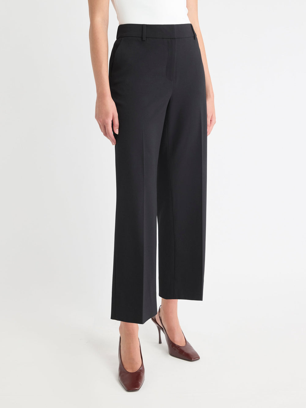 RW&CO Black Mid-Rise Straight-Leg Cropped Pant