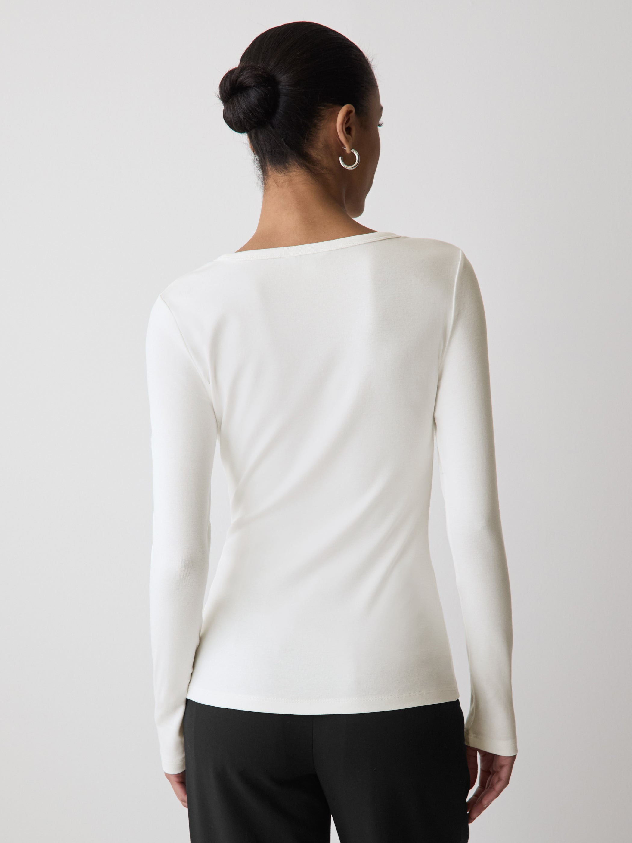 RW&CO Luxe Knit Long-Sleeve Crew-Neck Fitted Ribbed Tee