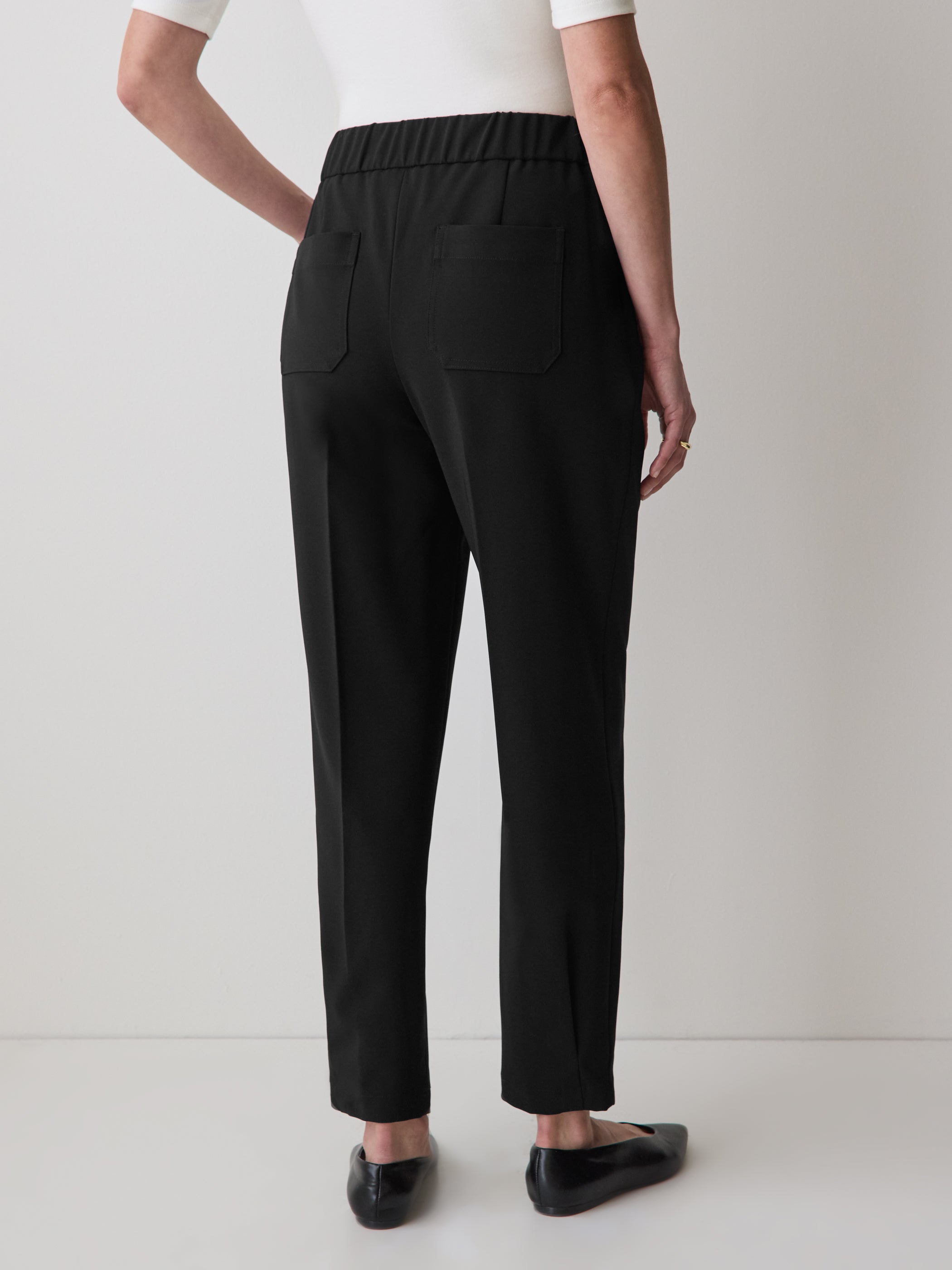 RW&CO Black Mid-Rise Tapered-Leg Flowy Jogger Pant