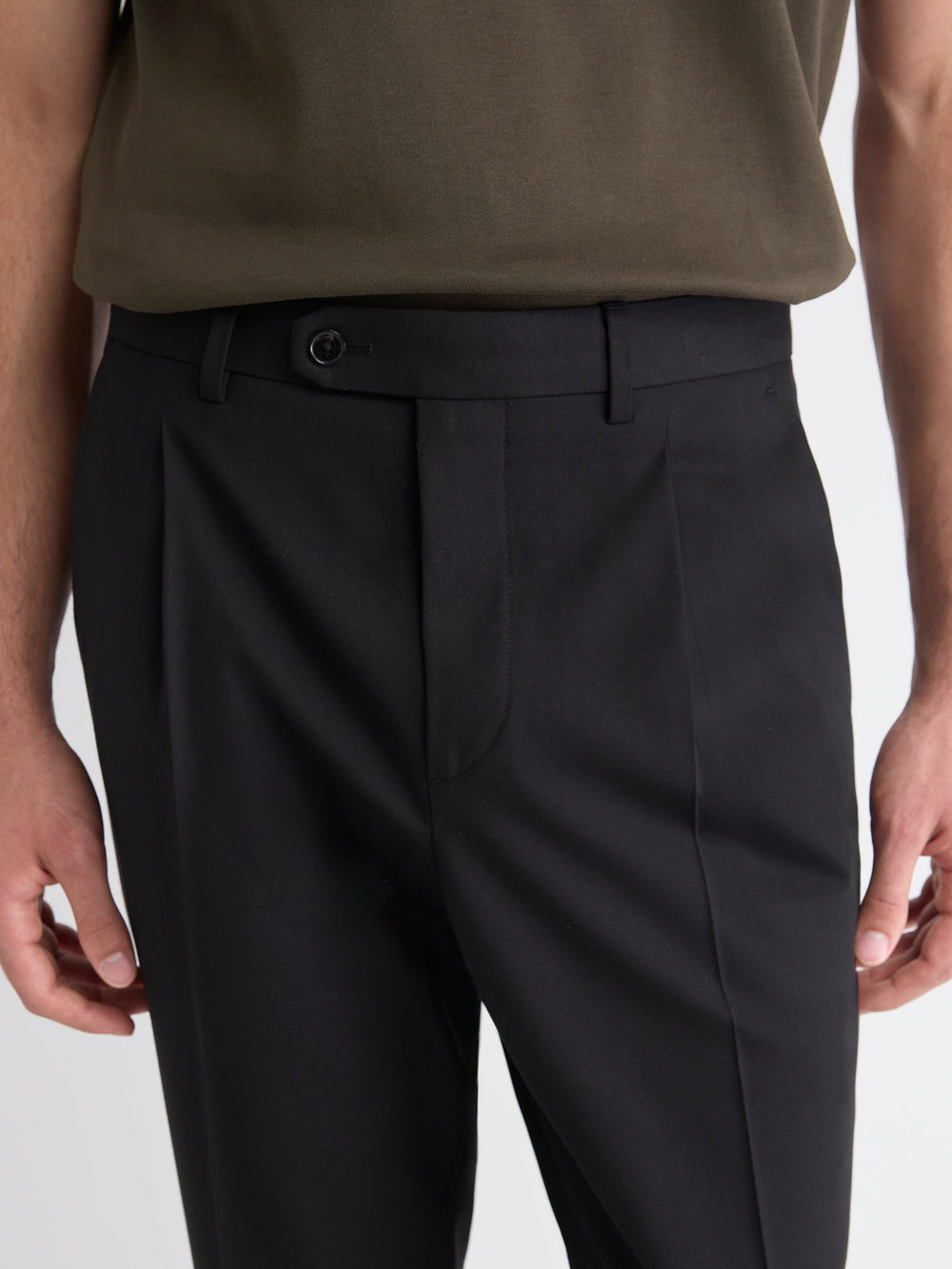 RW&CO Wool-Blend Tapered-Leg Pleated Dress Pant