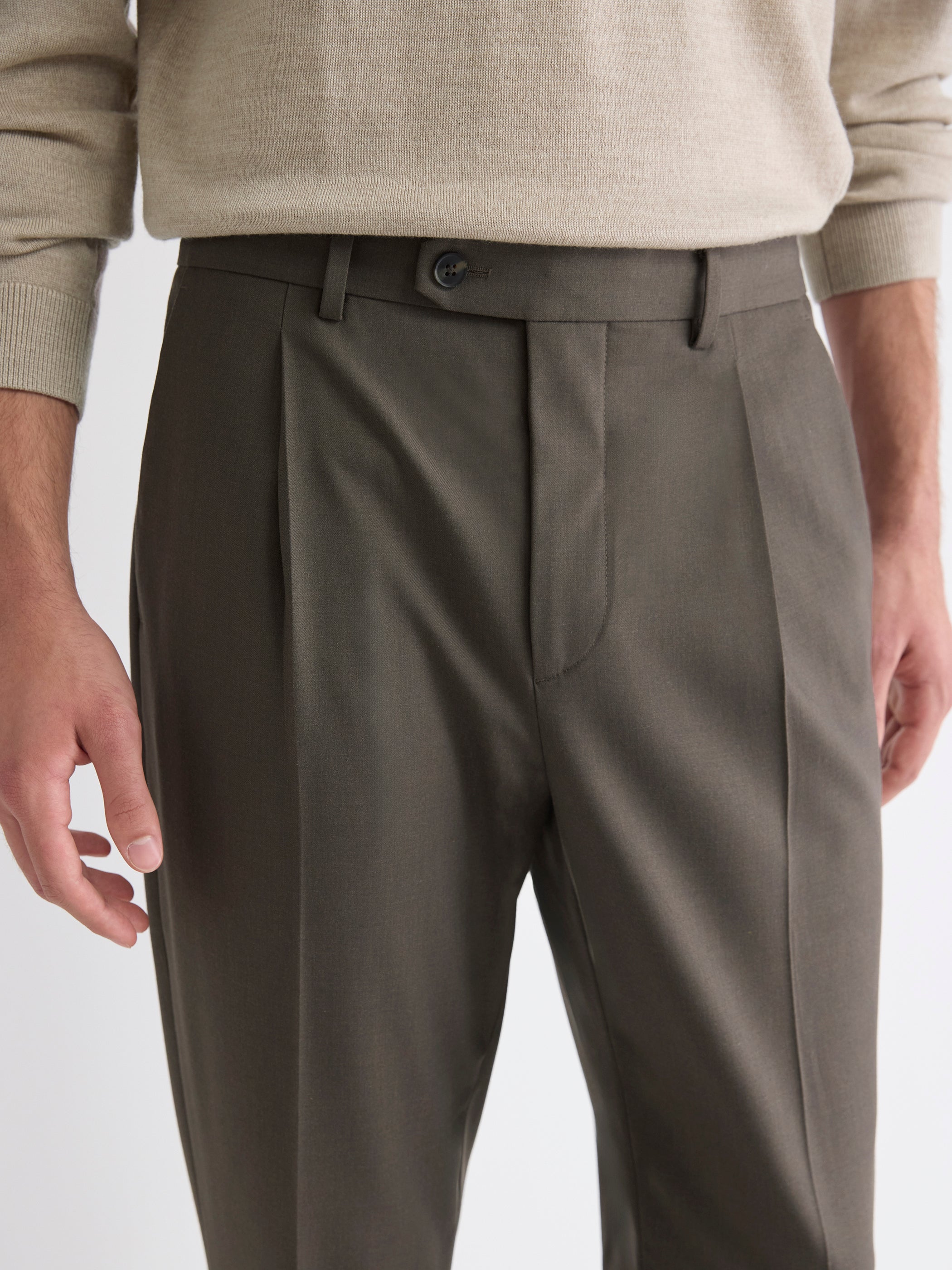 RW&CO Wool-Blend Tapered-Leg Pleated Dress Pant