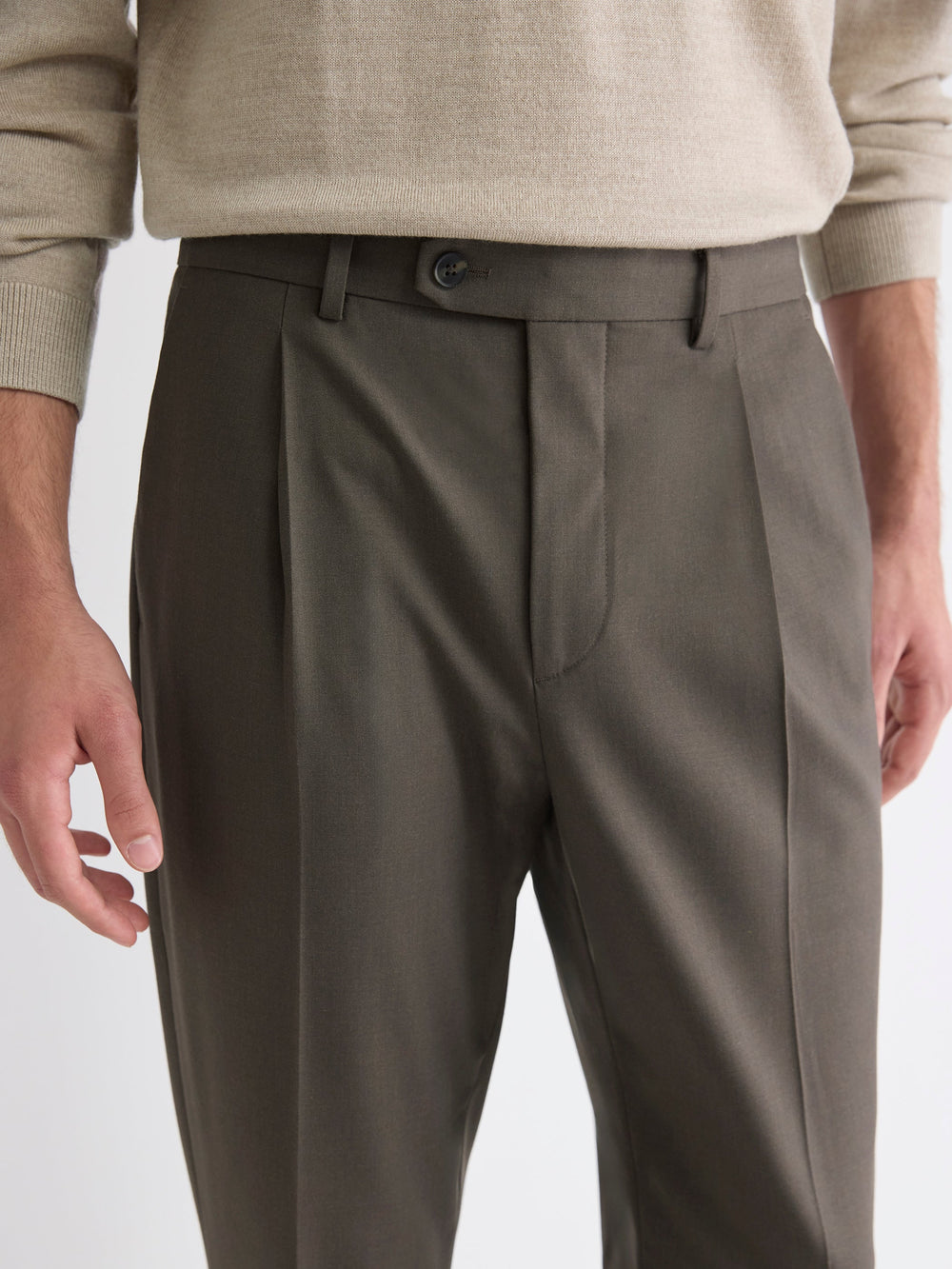 RW&CO Wool-Blend Tapered-Leg Pleated Dress Pant