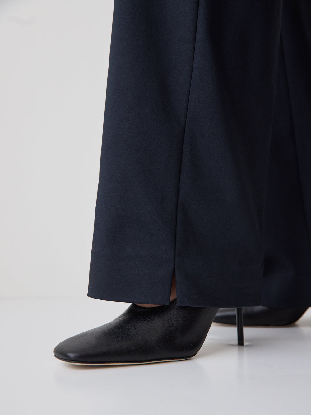 RW&CO Limitless High-Rise Wide-Leg Signature Fit Pant