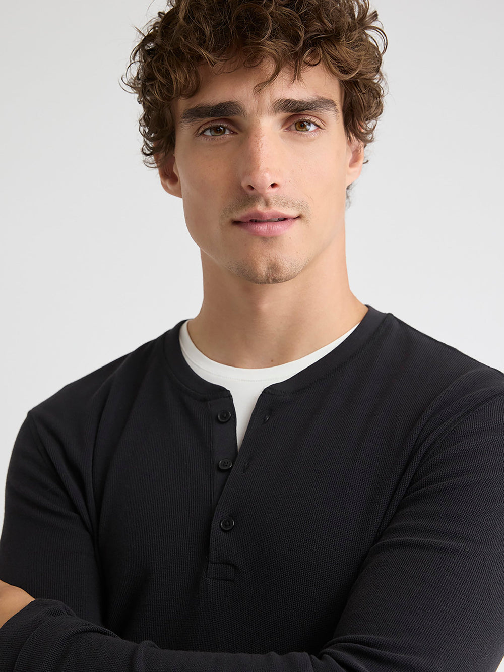 RW&CO Long-Sleeve Henley Waffled Tee