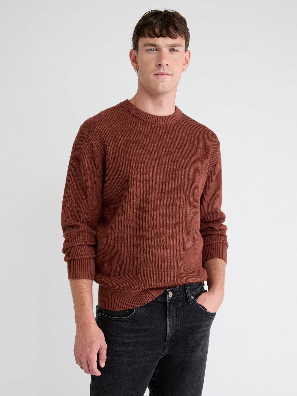 RW&CO Cashmere-Blend Long-Sleeve Crew-Neck Sweater