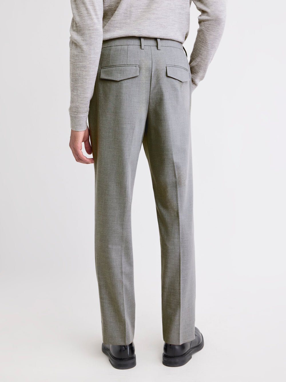 RW&CO Wool-Blend Tapered-Leg Pleated Dress Pant