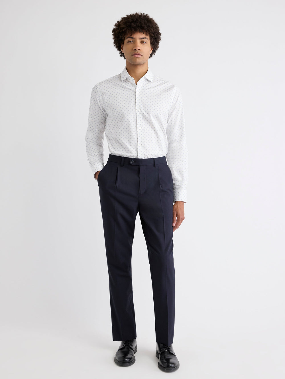 RW&CO White Tailored-Fit Dress Shirt with Geo Pattern