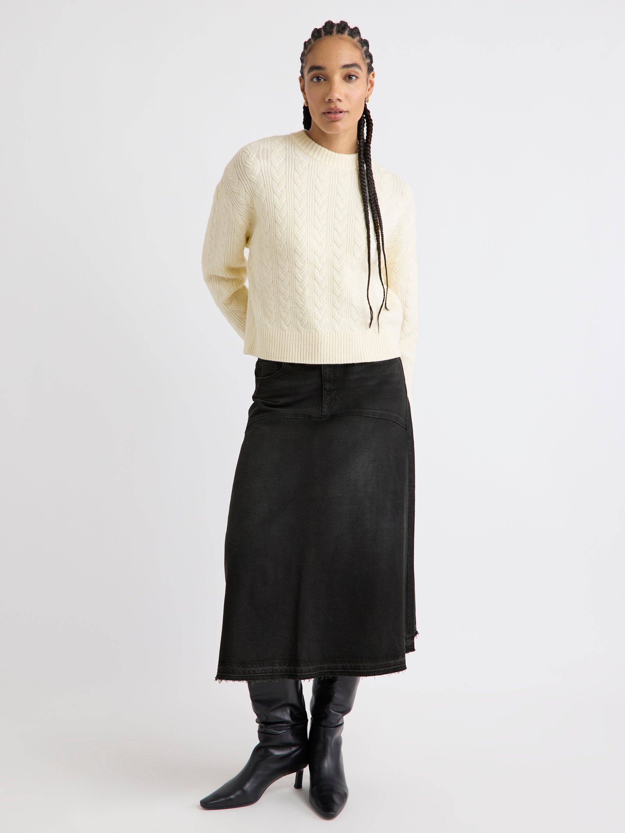 RW&CO Long-Sleeve Crew-Neck Sweater with Cable Stitches