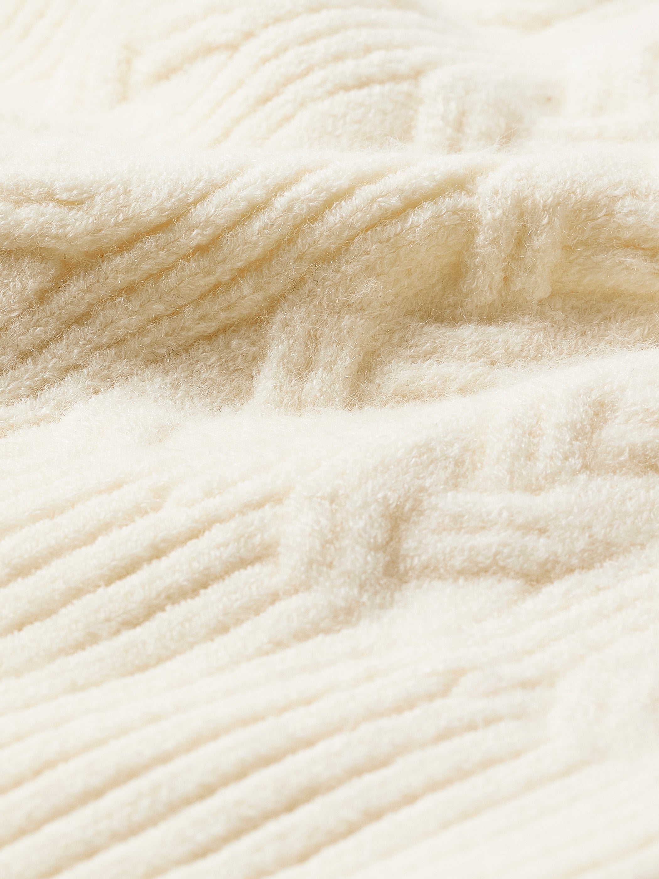 RW&CO Long-Sleeve Crew-Neck Sweater with Cable Stitches