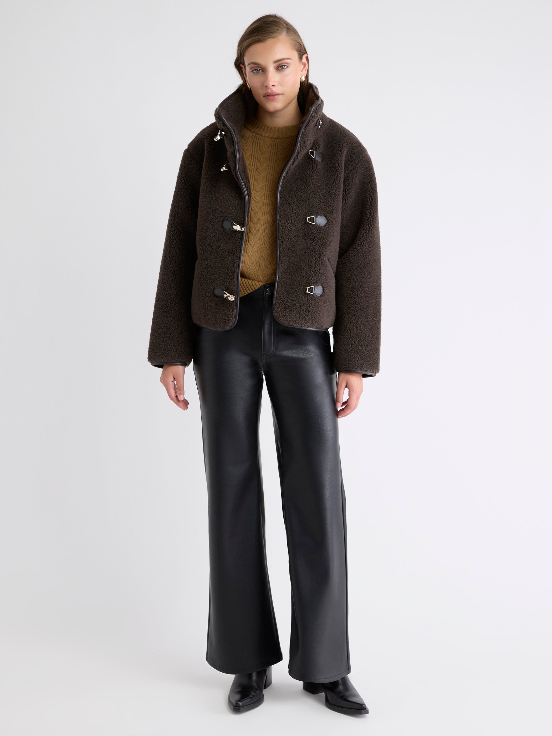 RW&CO Long-Sleeve Crew-Neck Sweater with Cable Stitches