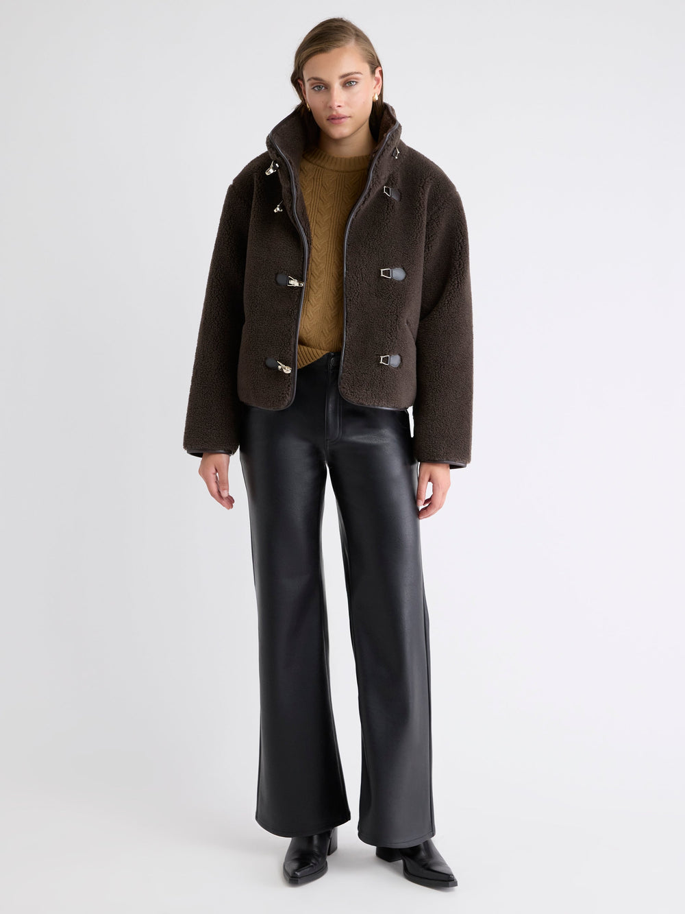RW&CO Long-Sleeve Crew-Neck Sweater with Cable Stitches