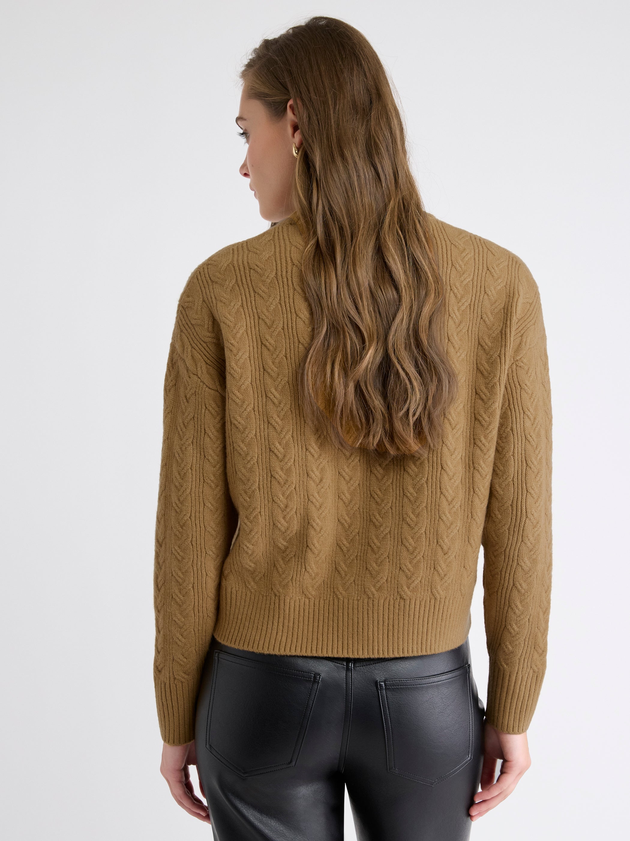 RW&CO Long-Sleeve Crew-Neck Sweater with Cable Stitches