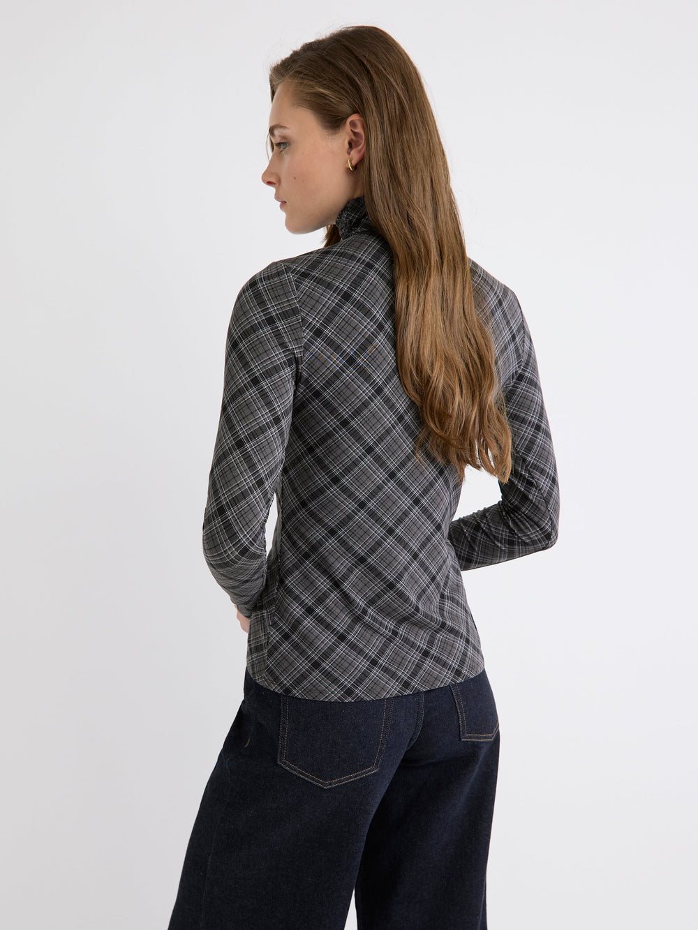 RW&CO Fitted Long-Sleeve Mock-Neck Tee
