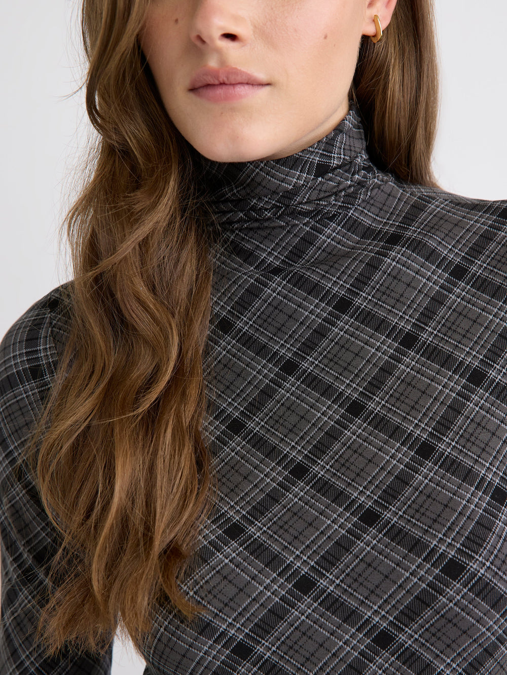 RW&CO Fitted Long-Sleeve Mock-Neck Tee
