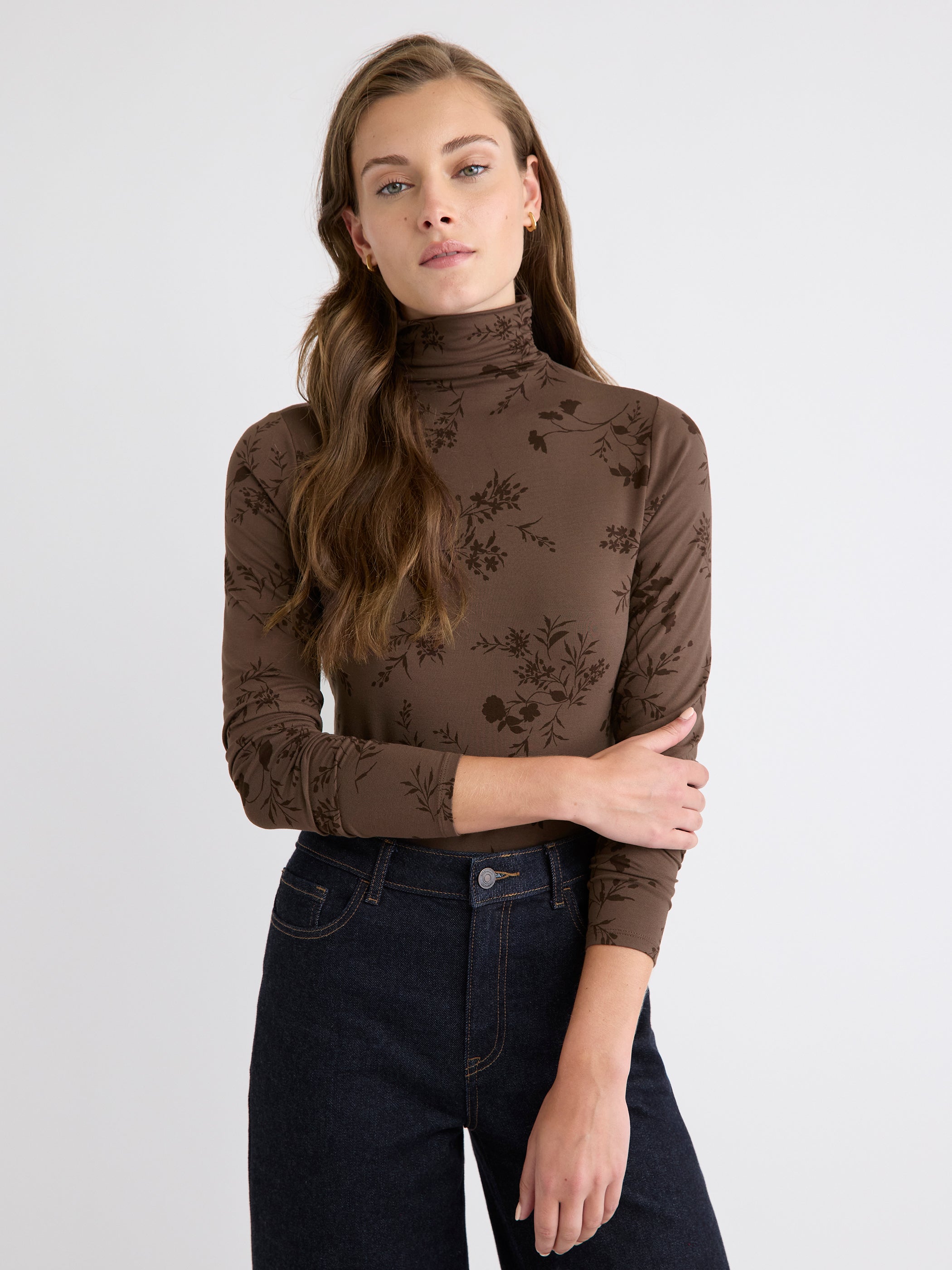 RW&CO Fitted Long-Sleeve Mock-Neck Tee