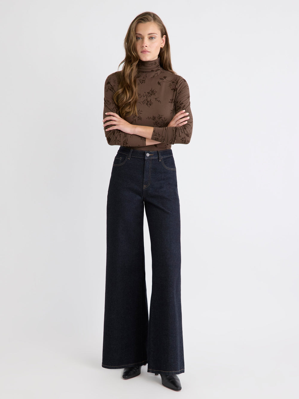 RW&CO Fitted Long-Sleeve Mock-Neck Tee