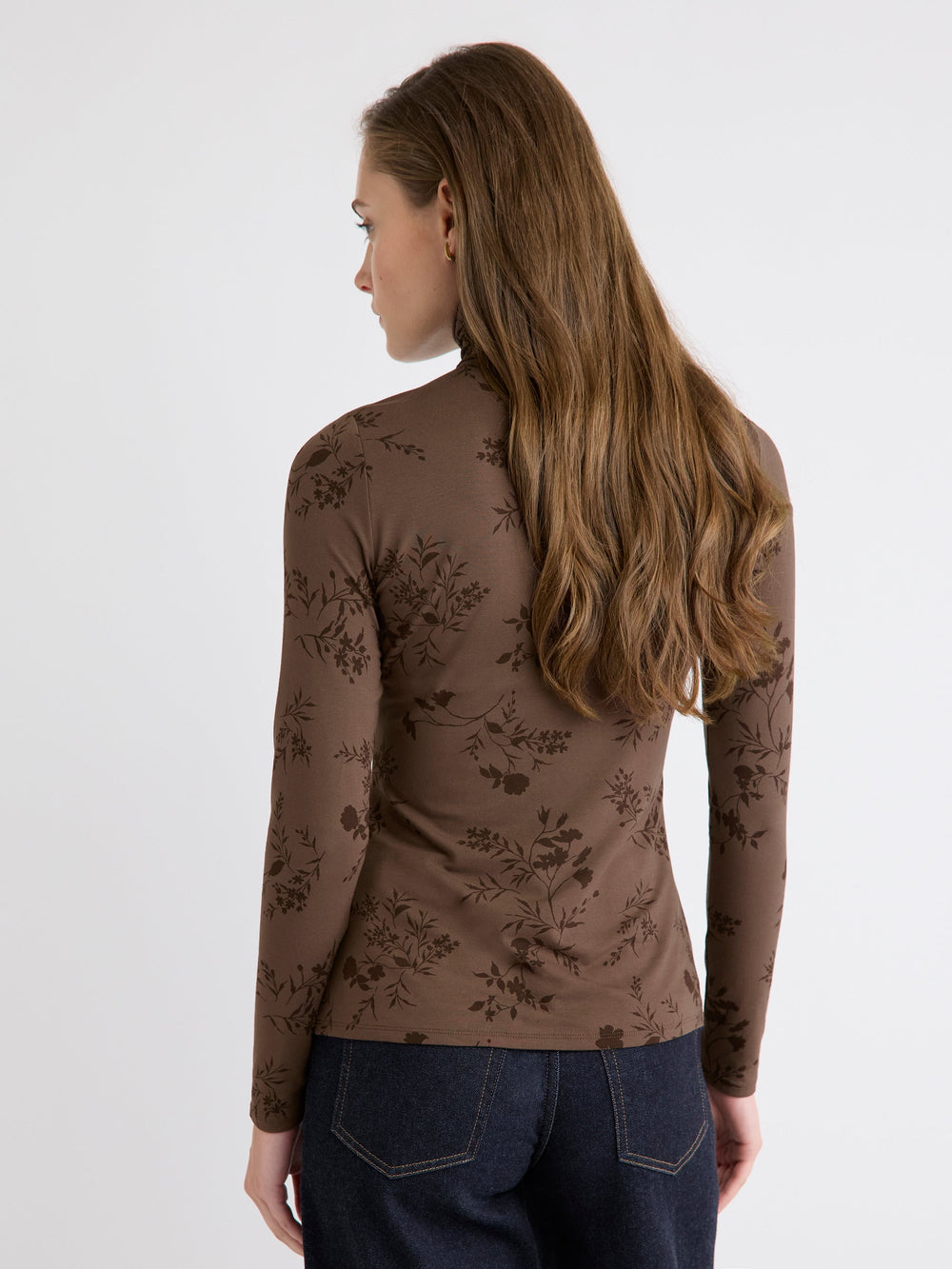 RW&CO Fitted Long-Sleeve Mock-Neck Tee