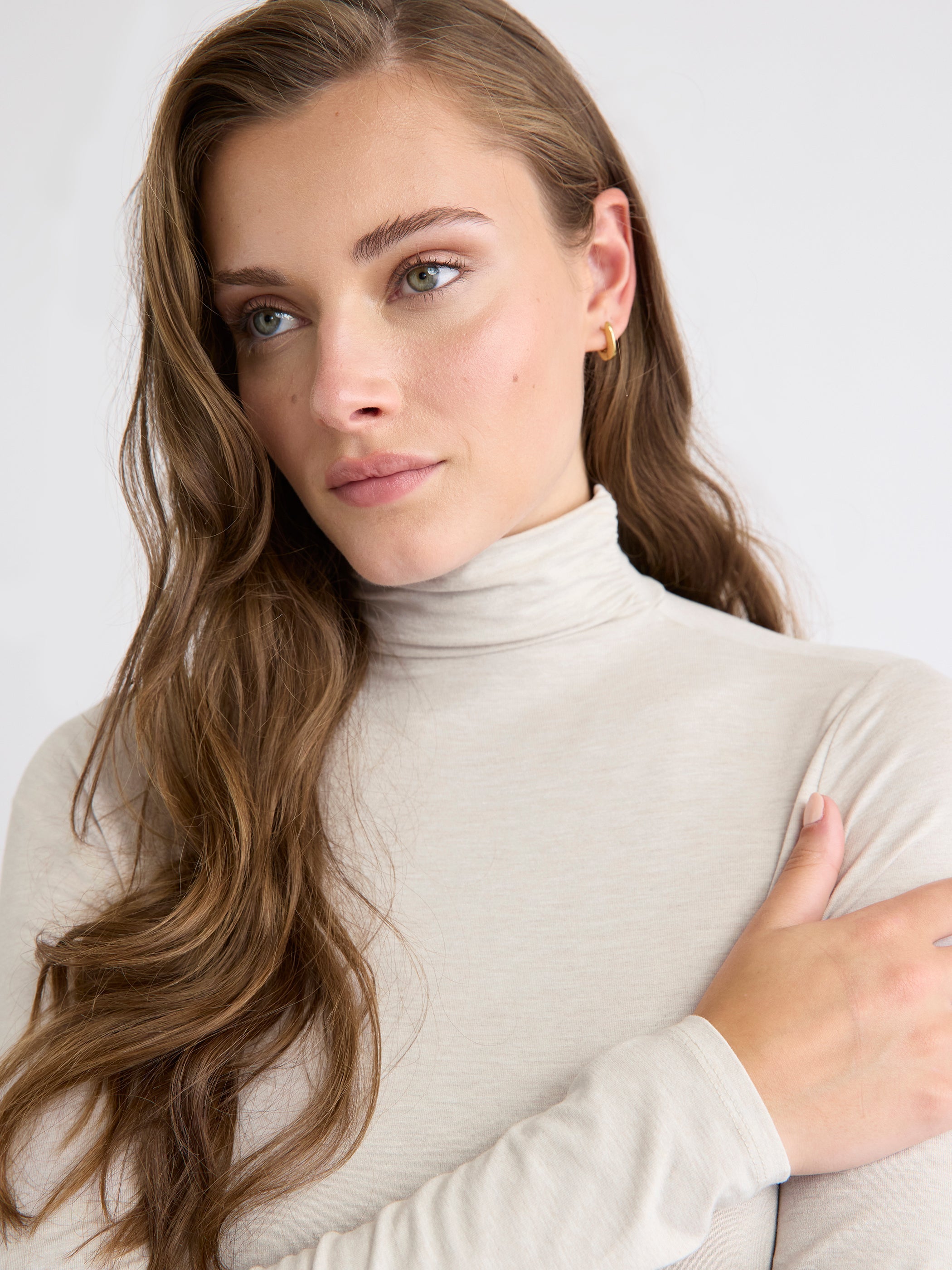RW&CO Fitted Long-Sleeve Mock-Neck Tee