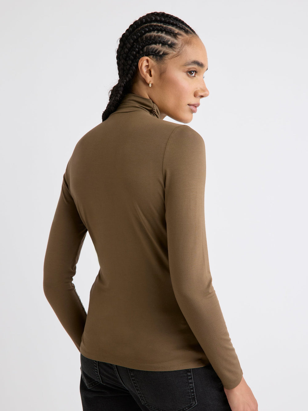 RW&CO Fitted Long-Sleeve Mock-Neck Tee