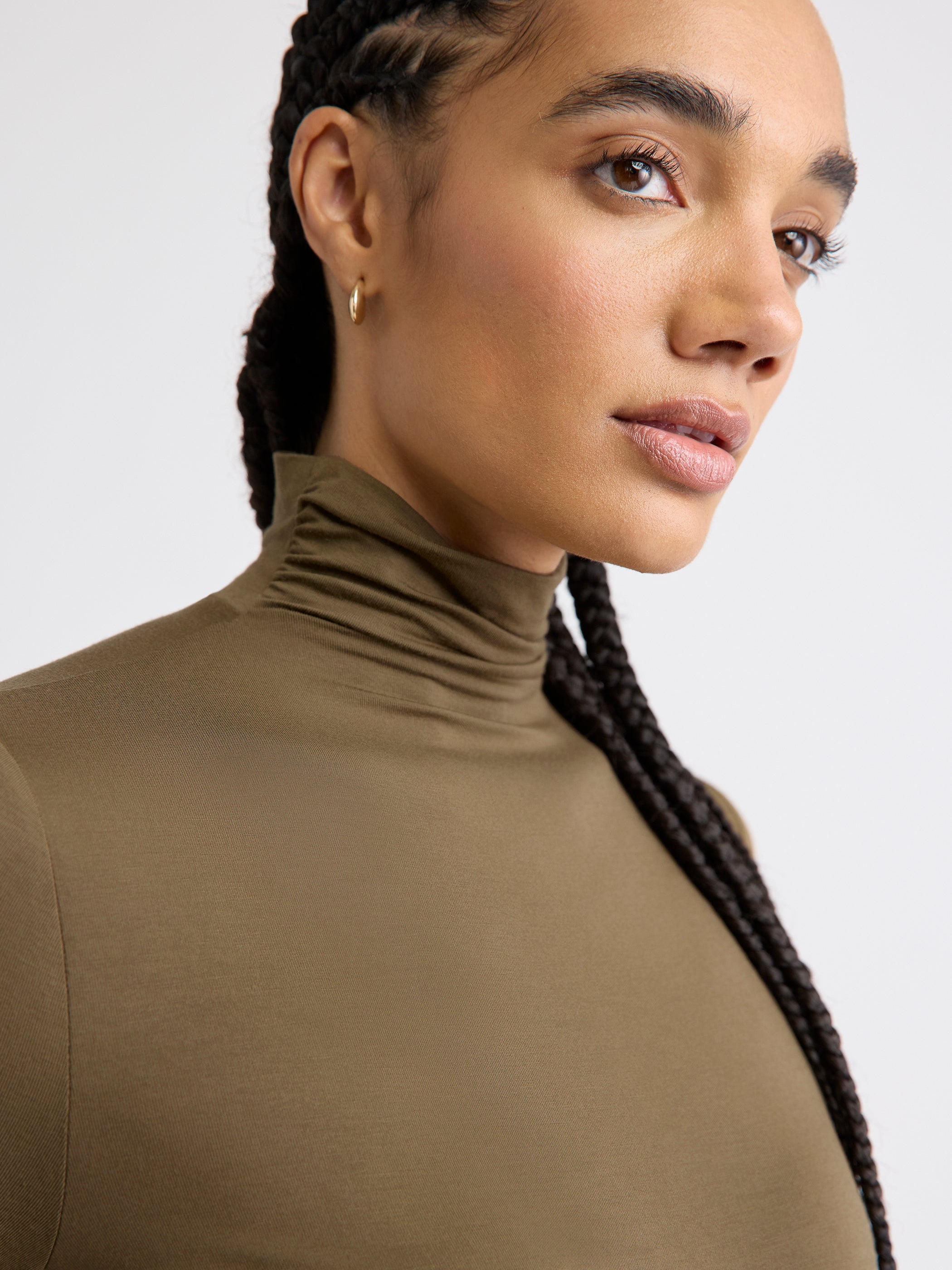 RW&CO Fitted Long-Sleeve Mock-Neck Tee