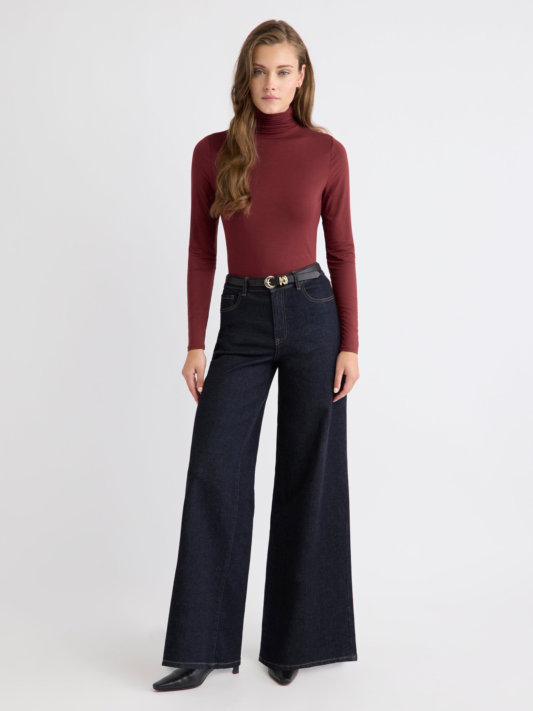 RW&CO Fitted Long-Sleeve Mock-Neck Tee
