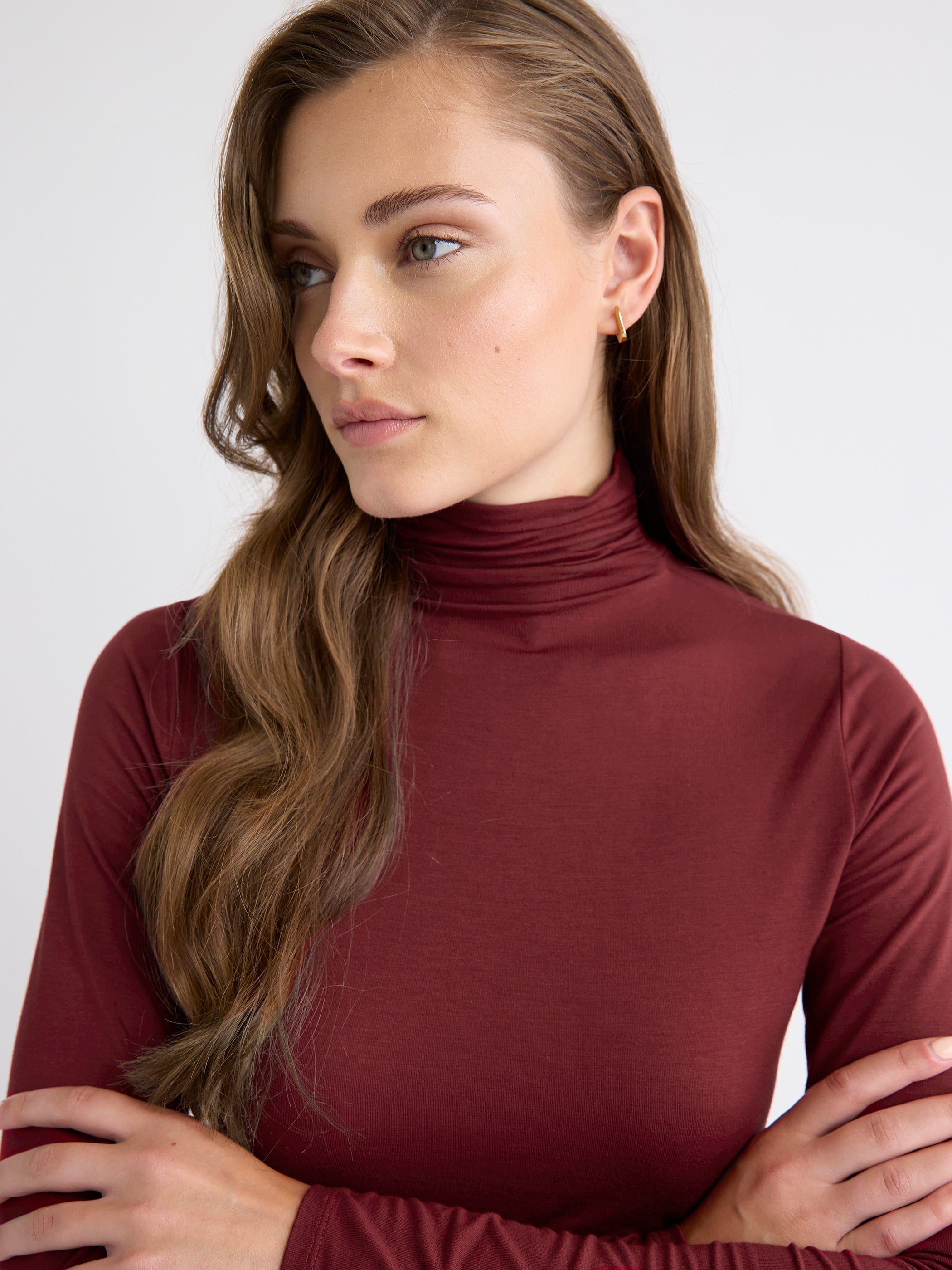 RW&CO Fitted Long-Sleeve Mock-Neck Tee