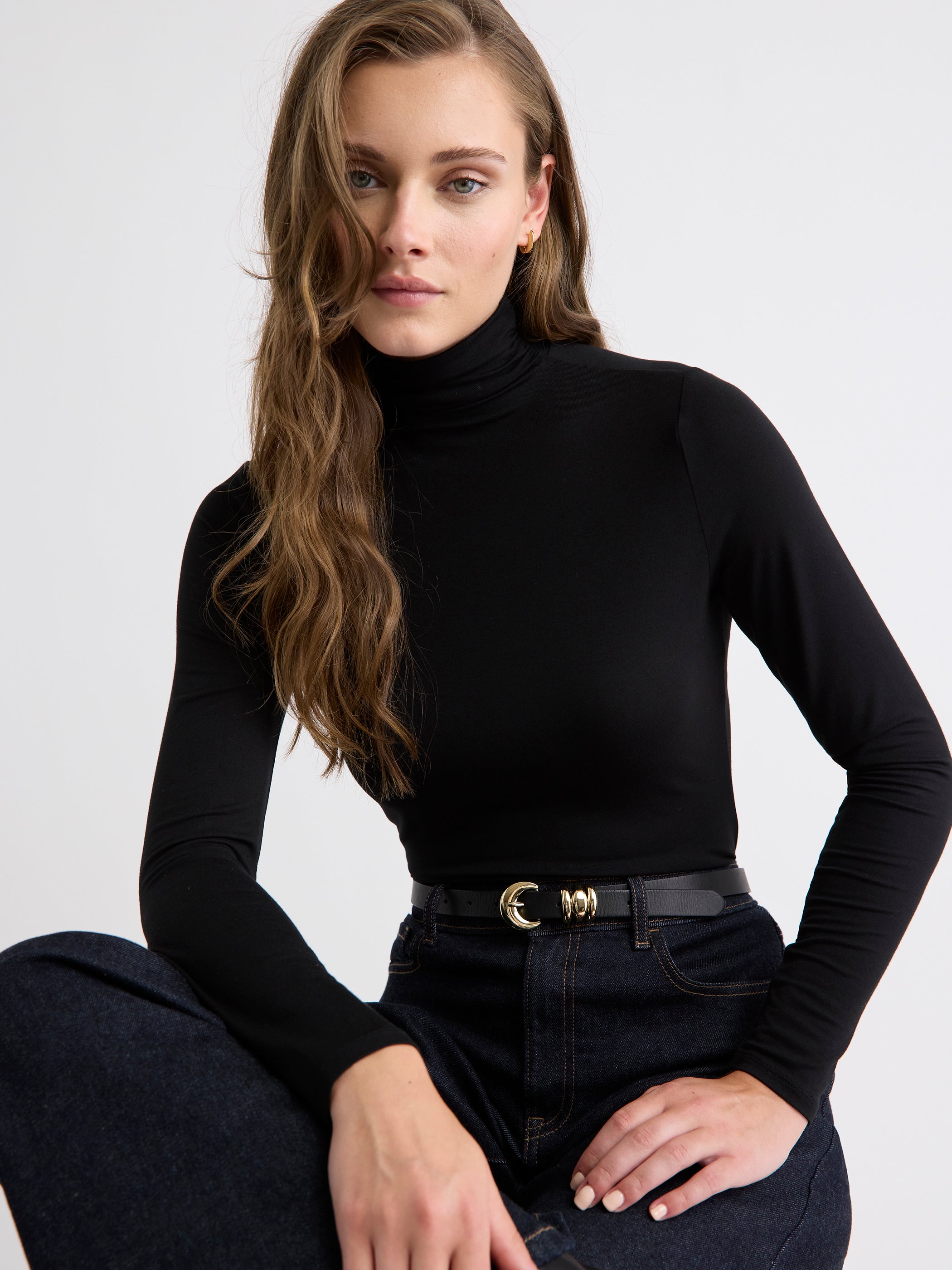 RW&CO Fitted Long-Sleeve Mock-Neck Tee