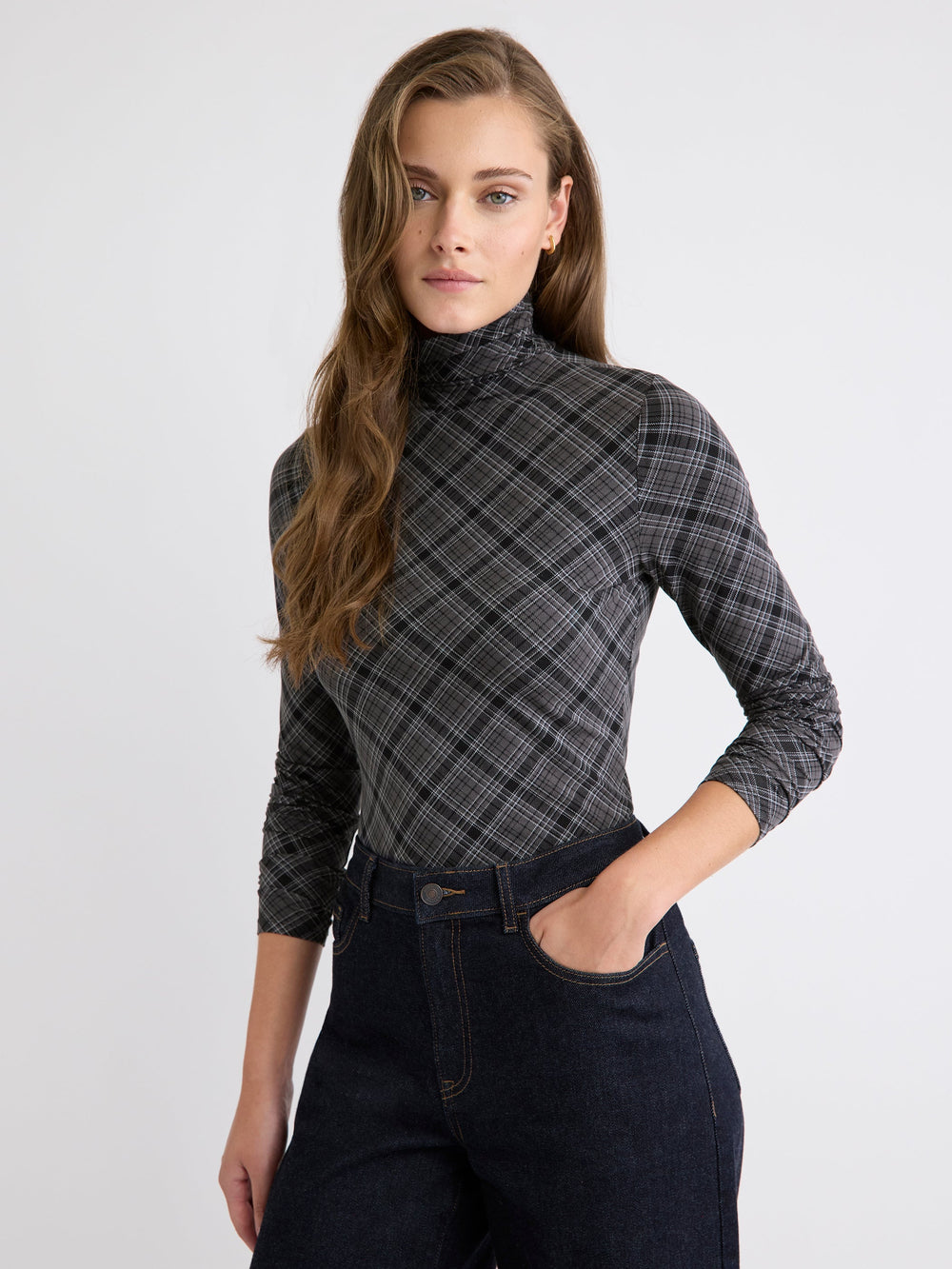 RW&CO Fitted Long-Sleeve Mock-Neck Tee