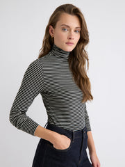 RW&CO Fitted Long-Sleeve Mock-Neck Tee