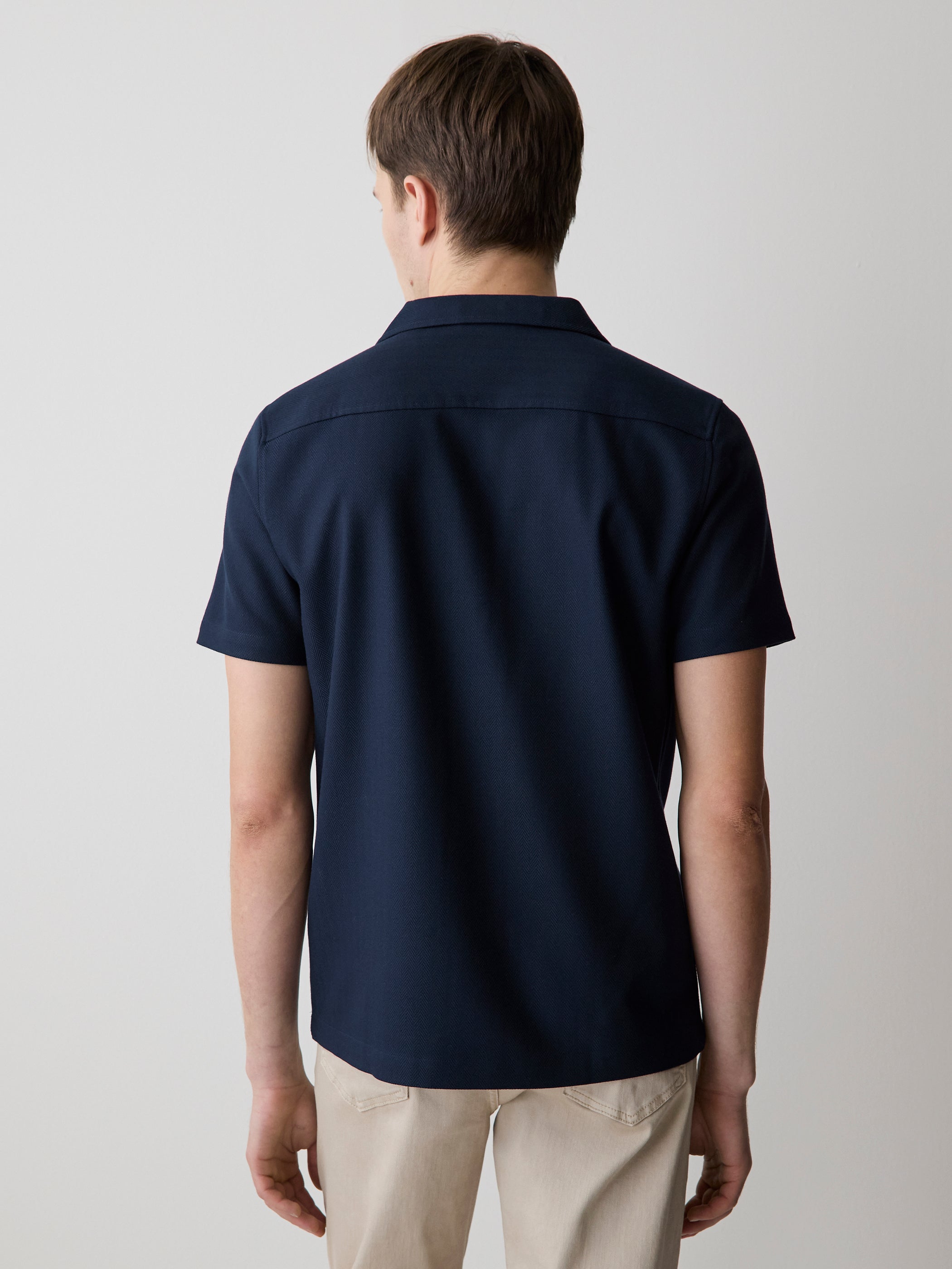 RW&CO Short-Sleeve Herringbone Shirt with Camp Collar