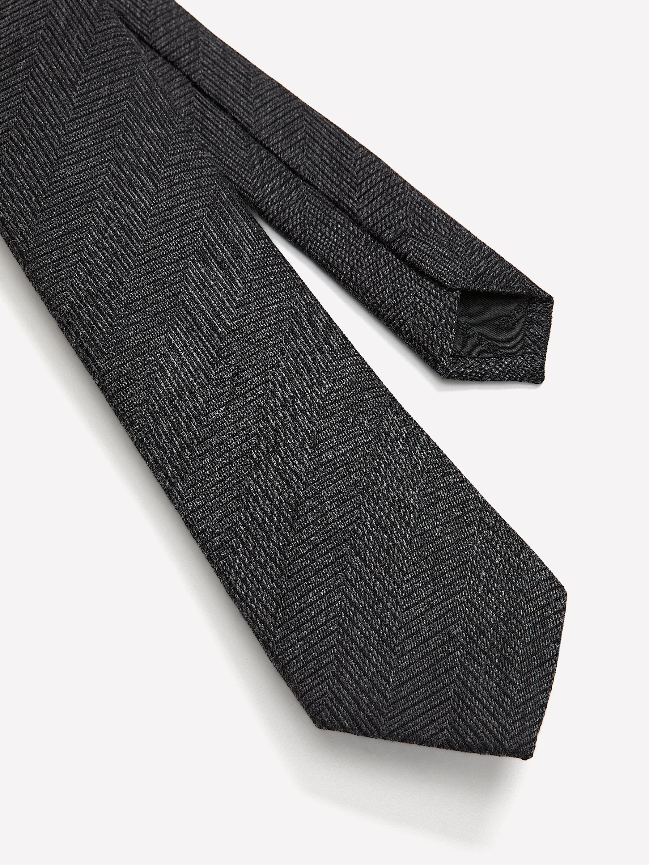 RW&CO Skinny Herringbone Tie