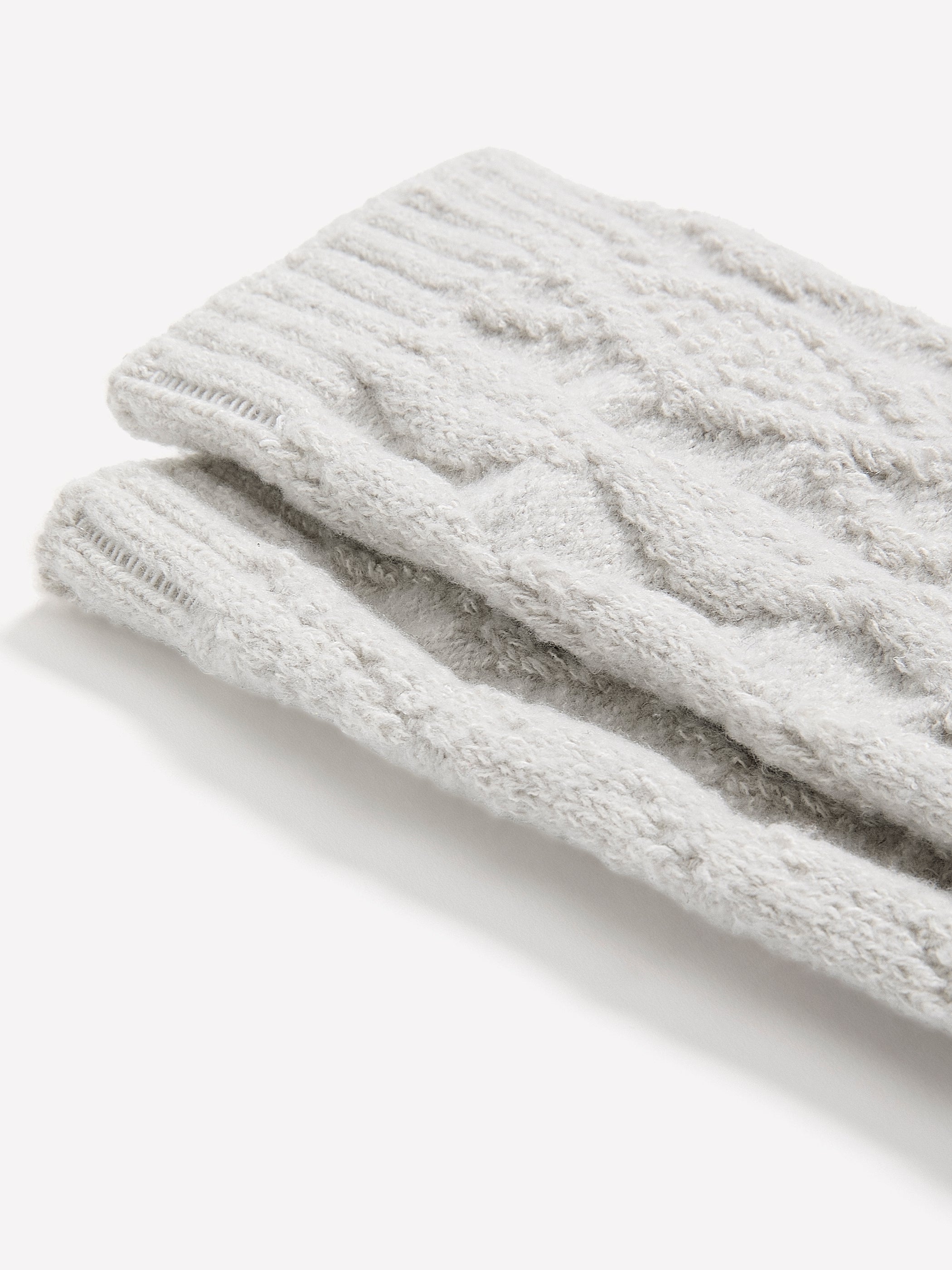RW&CO Super-Soft Crew Socks with Cable Stitches