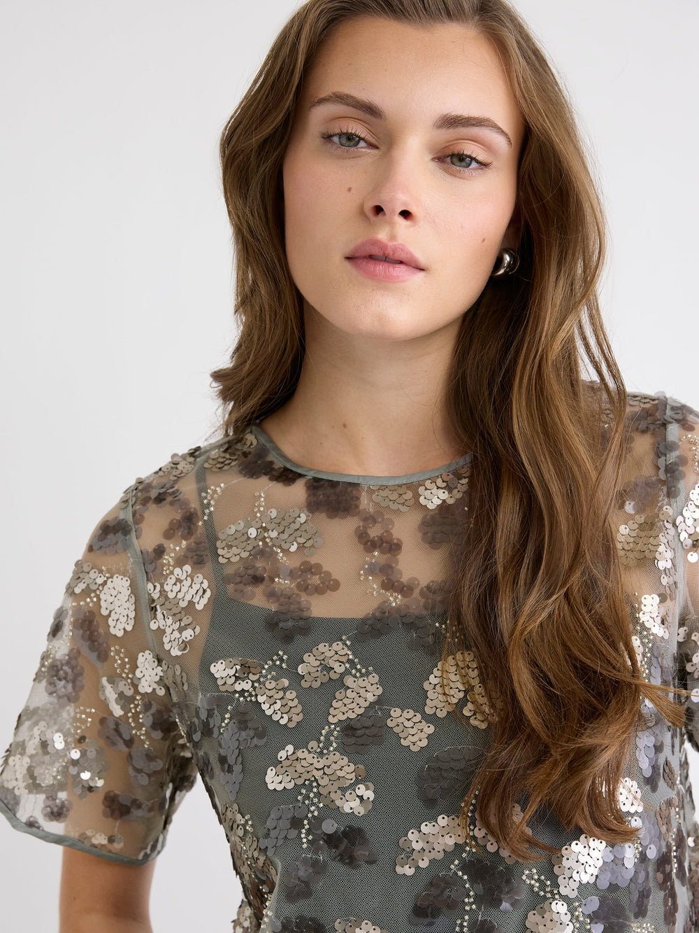 RW&CO Short-Sleeve Crew-Neck Sequins Popover Blouse